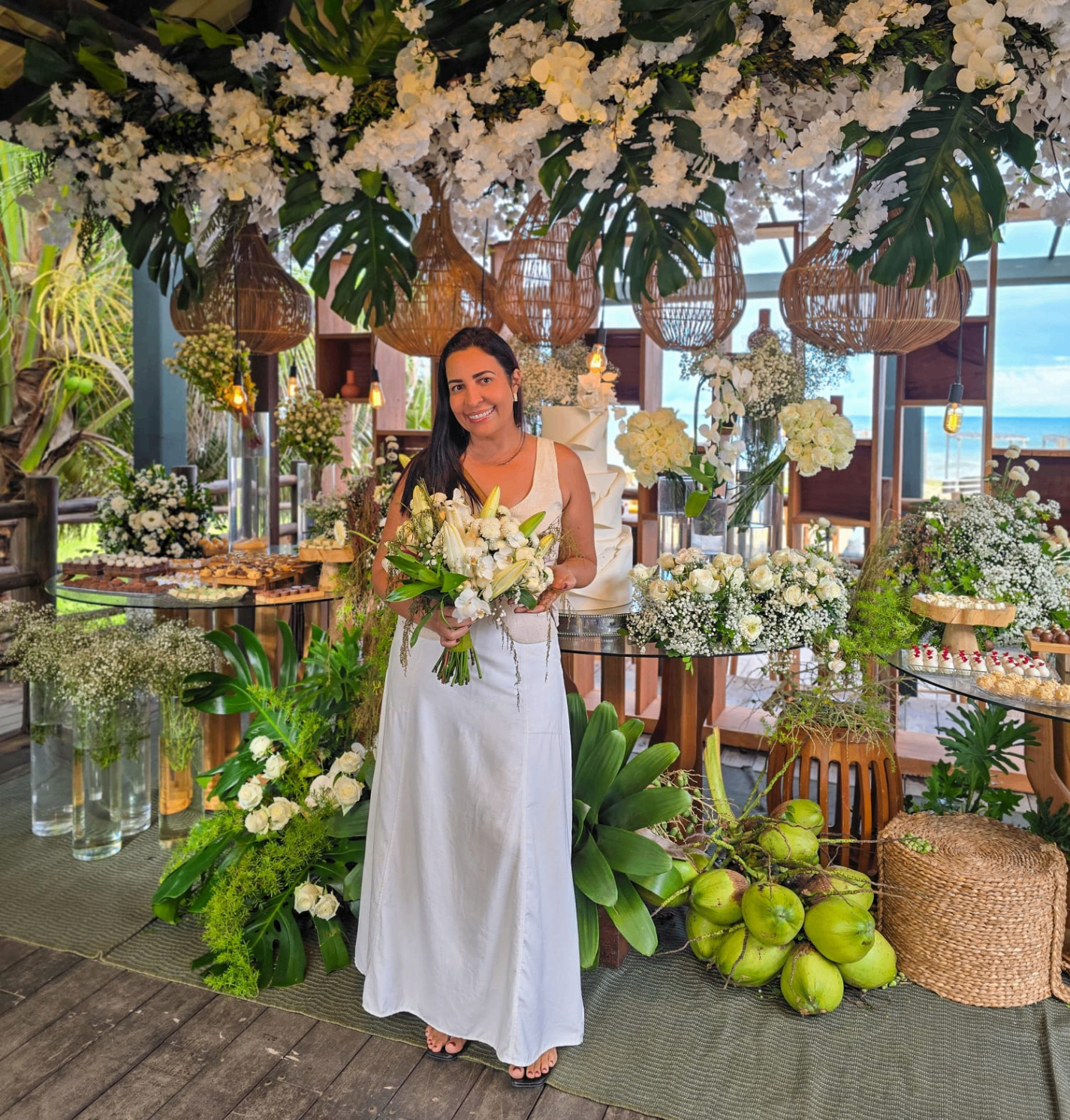 Decoração de casamento elegante com arranjos florais naturais por Ane Veríssimo